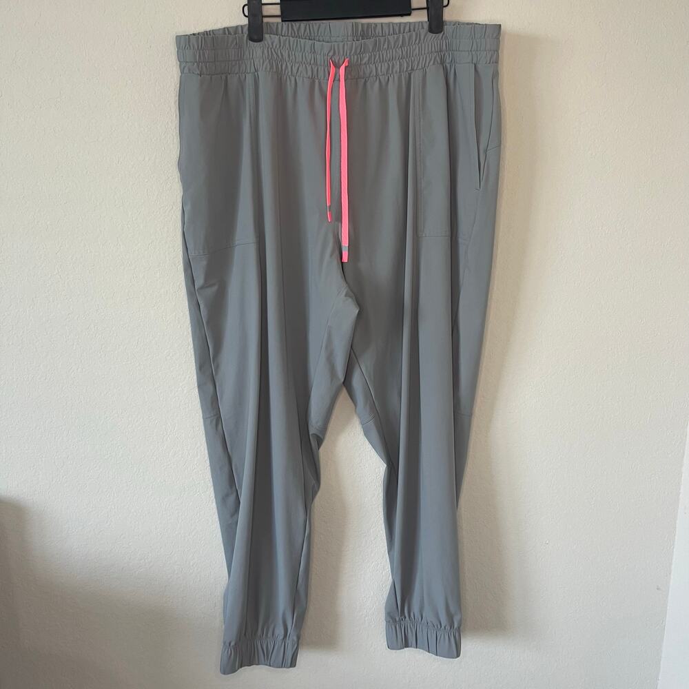 Fabletics The One Jogger in Shadow Grey Coral Crush Neon Women’s - Size XXL/1X - Picture 3 of 6